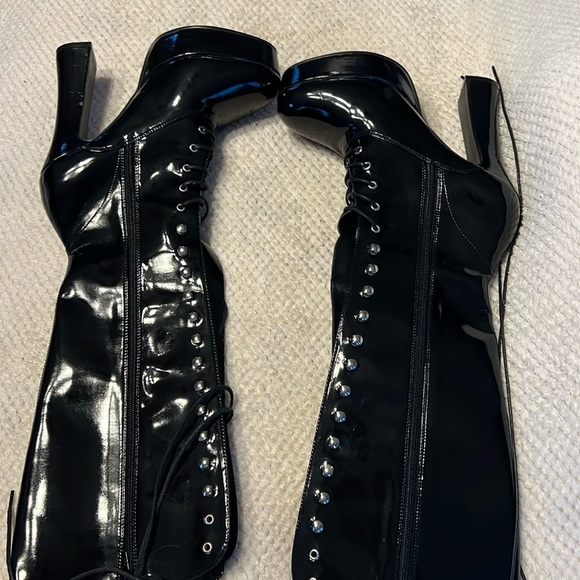 Black lace up platform boots with side zipper 5 heels brand new size 10 - Picture 1 of 7